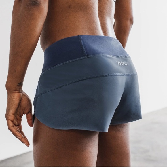 NOBULL Steel Blue 2 in 1 Pace Shorts L - Picture 3 of 10